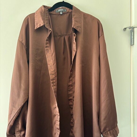 Misguided Satin Button Down - Picture 1 of 3